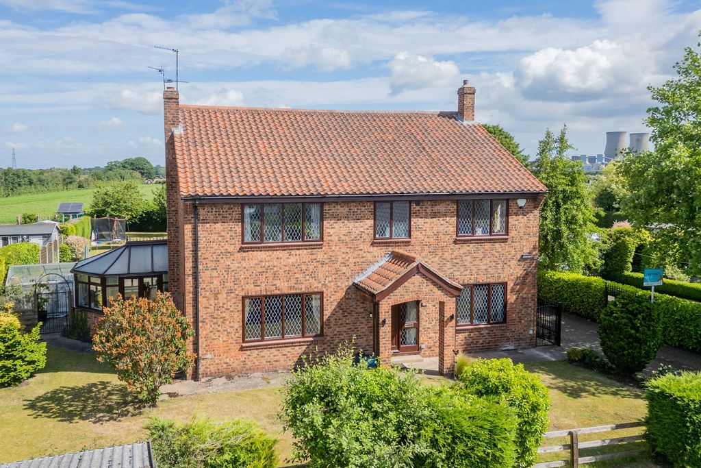 Property photo 1 of 36