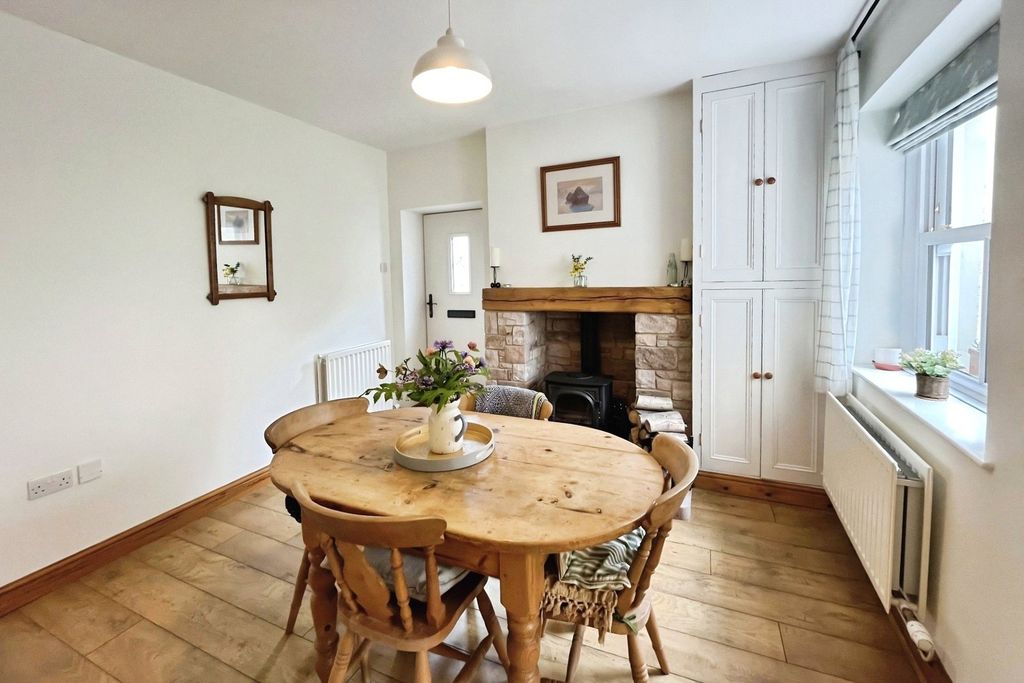 Property photo 3 of 17 Dining Room
