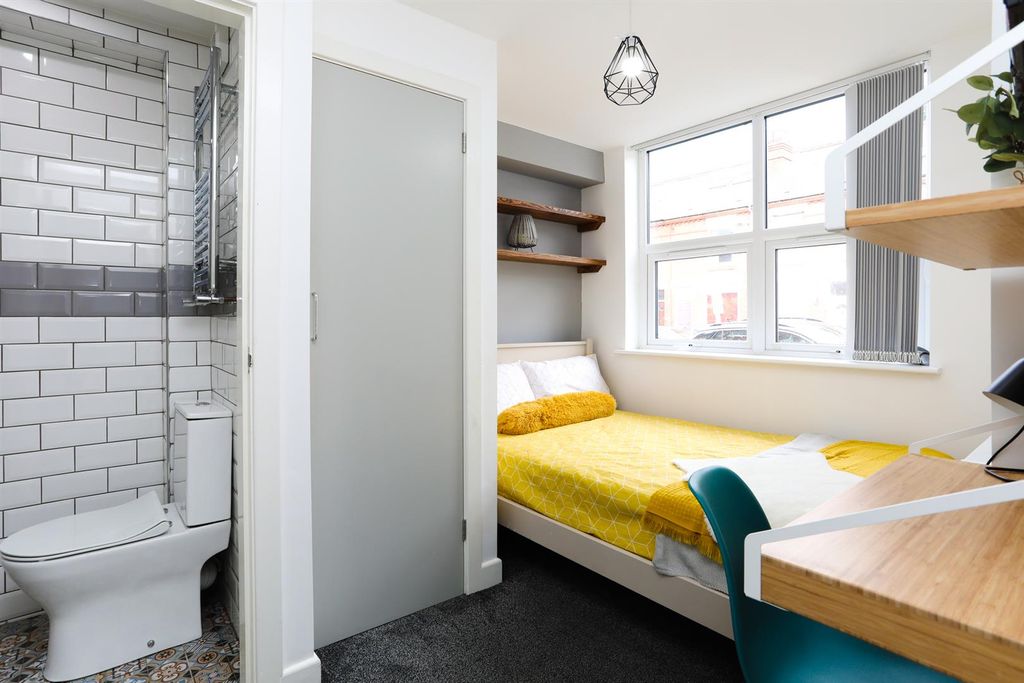 Property photo 1 of 9 68 St George's Road-30.Jpg