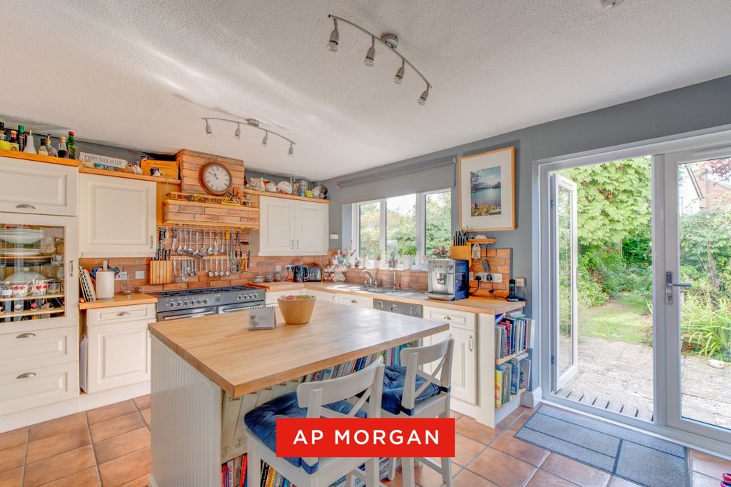 Property photo 3 of 24 Picture No. 61