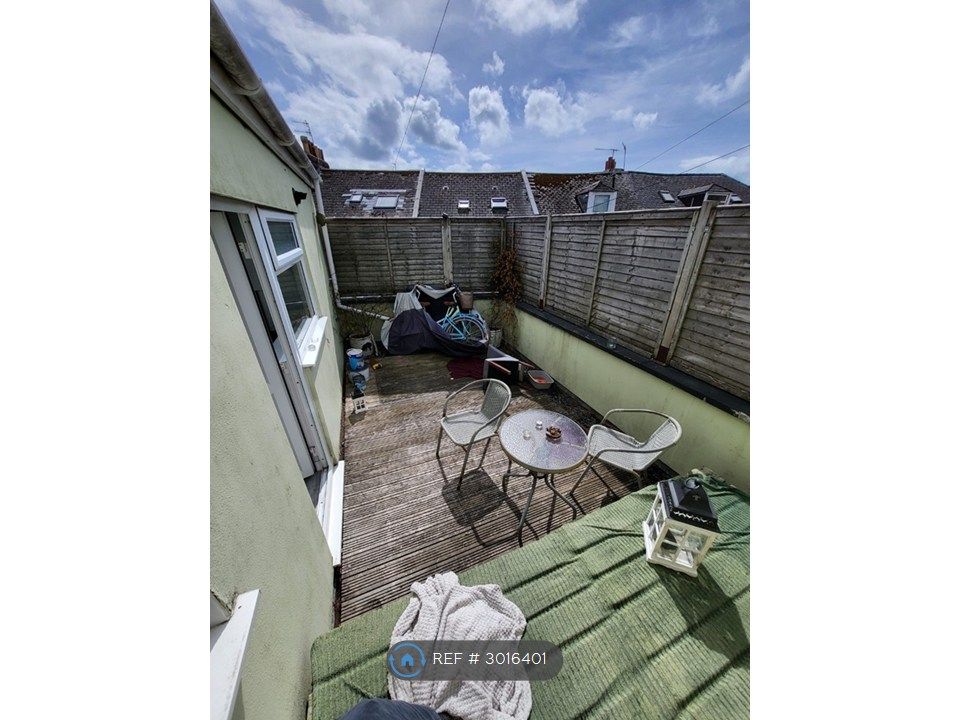 Property photo 1 of 15 Courtyard