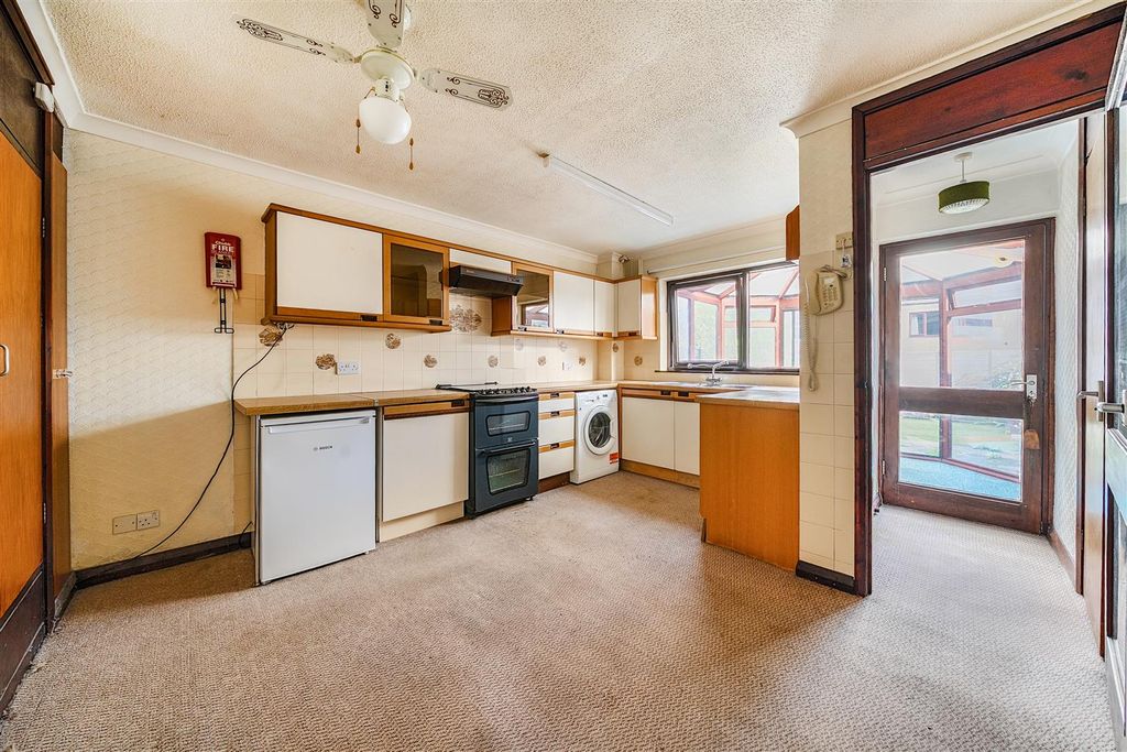 Property photo 3 of 14 1348429-4-68B95Ad534Ab3.Jpg