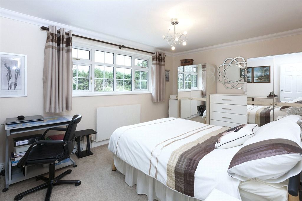 Property photo 3 of 16 Bedroom