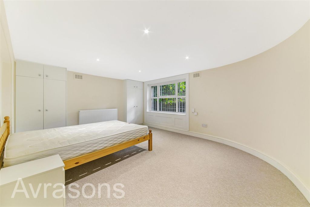Property photo 2 of 13 Bedroom