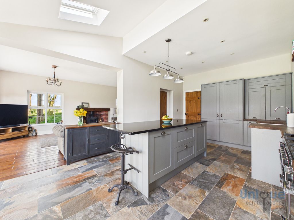 Property photo 3 of 31