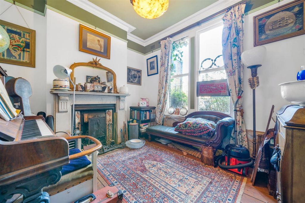 Property photo 3 of 20 Slaithwaite Road-14.Jpg