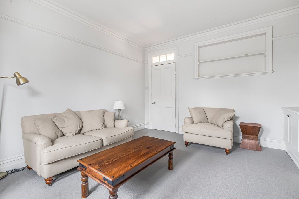 Property photo 3 of 17 Living Room