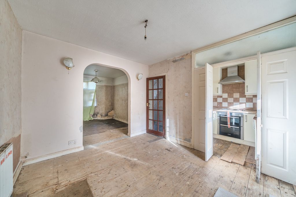 Property photo 2 of 19 1382625-5-691c869...