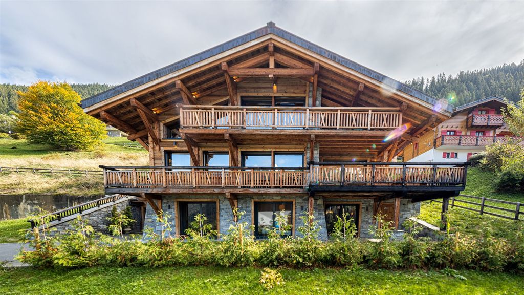 Property photo 1 of 21 6 Bedroom South Facing 290m2 Chalet Sold Fully Furnished In Peaceful Location 350m From The Lifts