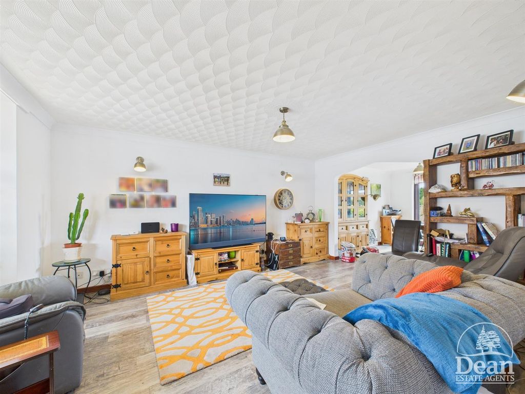 Property photo 3 of 24