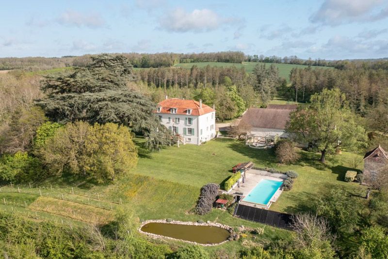 Property photo 1 of 31