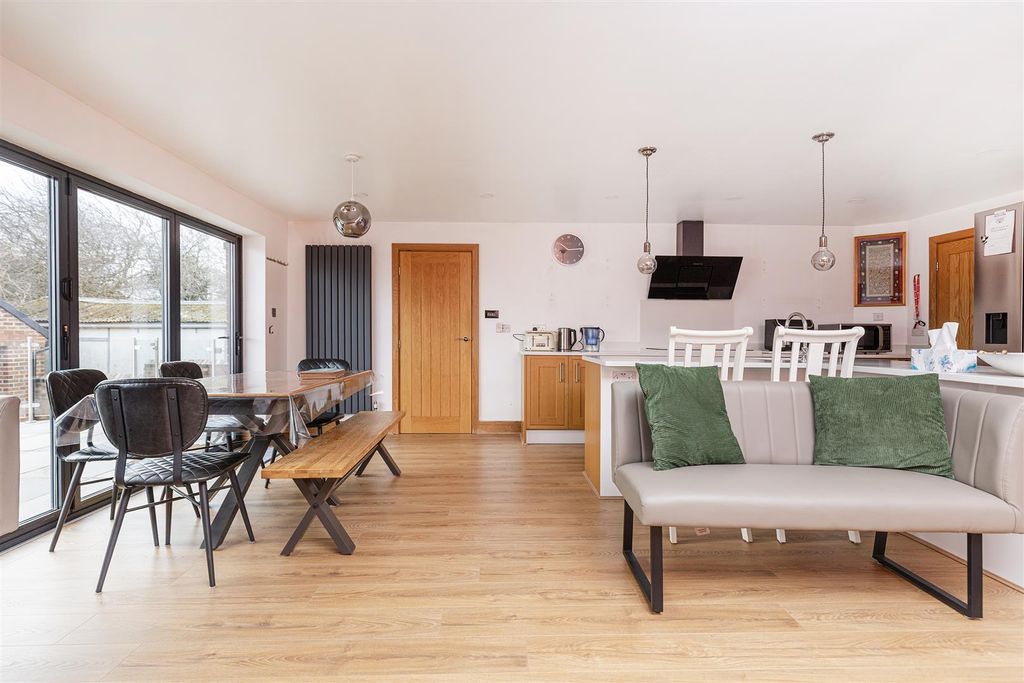 Property photo 2 of 46