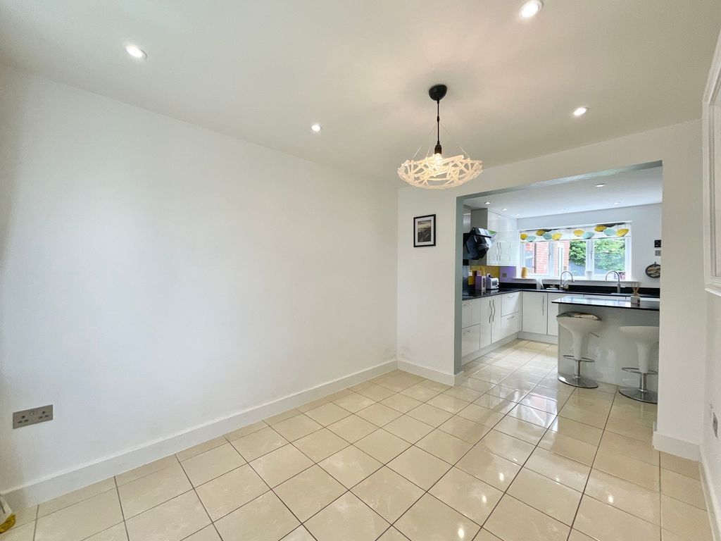 Property photo 2 of 25