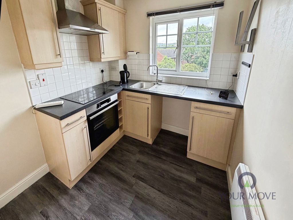 Property photo 3 of 7 Kitchen