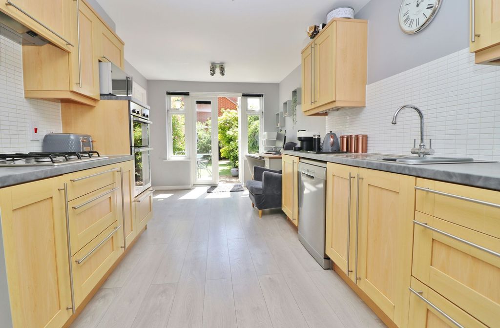 Property photo 2 of 19