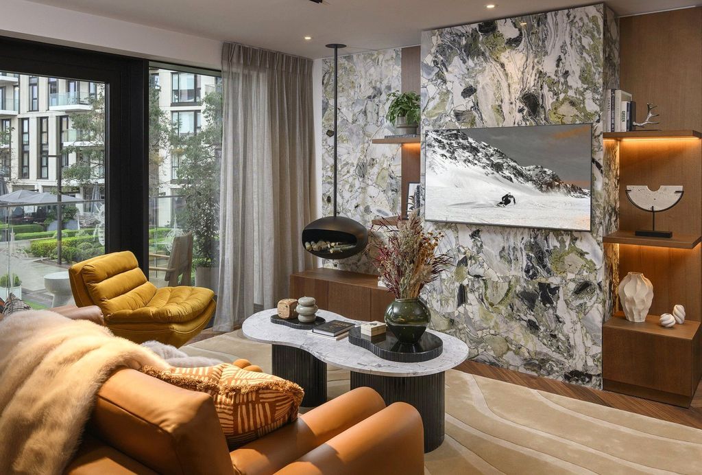 Property photo 1 of 10 Show Home Lounge