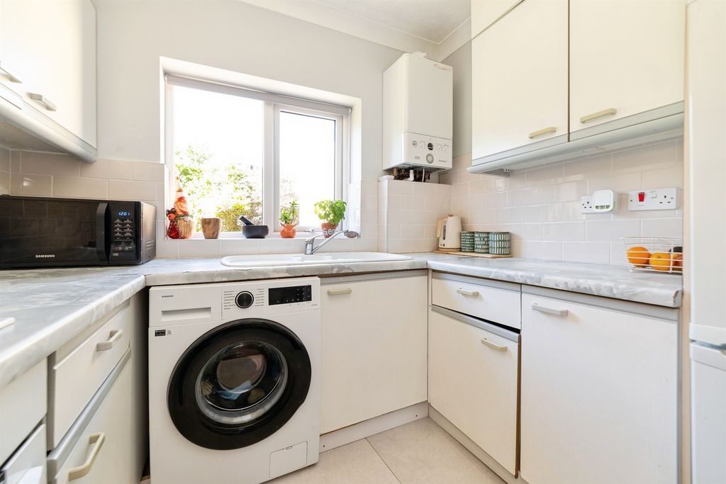 Additional image 7 of 2 bed maisonette for saleWillowdene, Watton At Stone, Hertford SG14