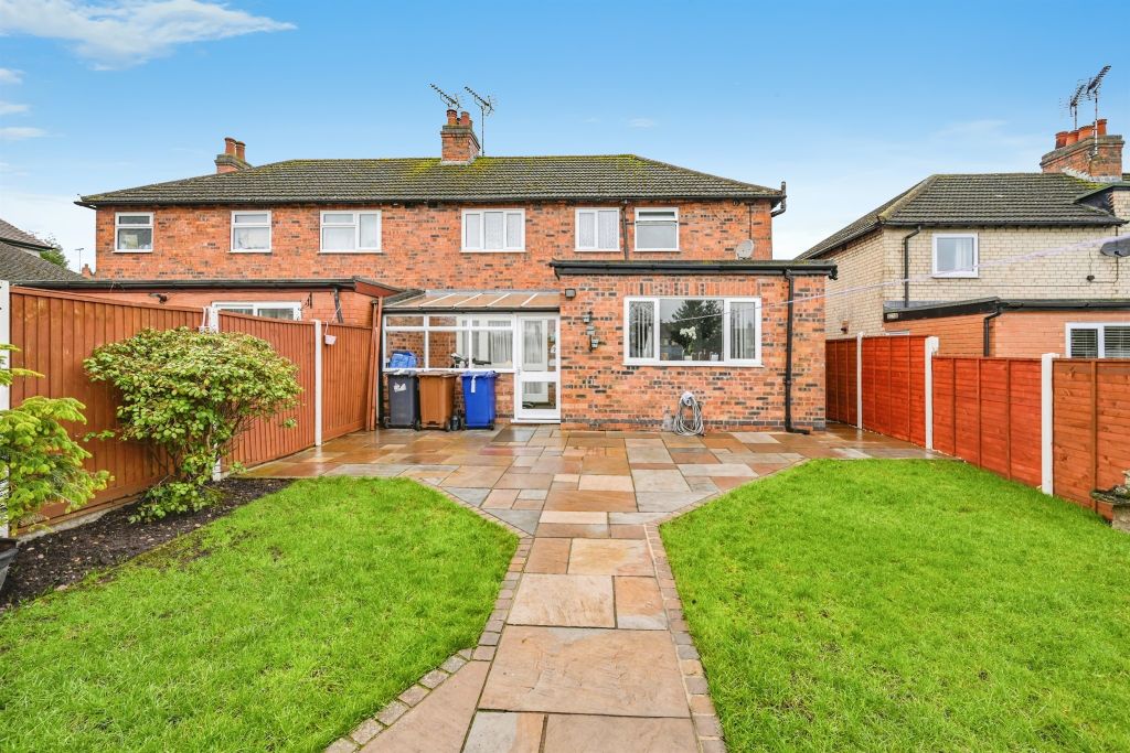 Property photo 1 of 18 Exterior: