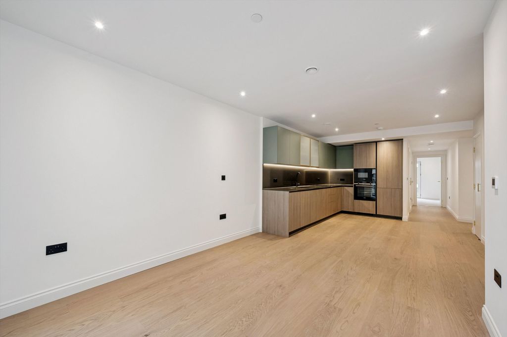 Property photo 3 of 17 Image