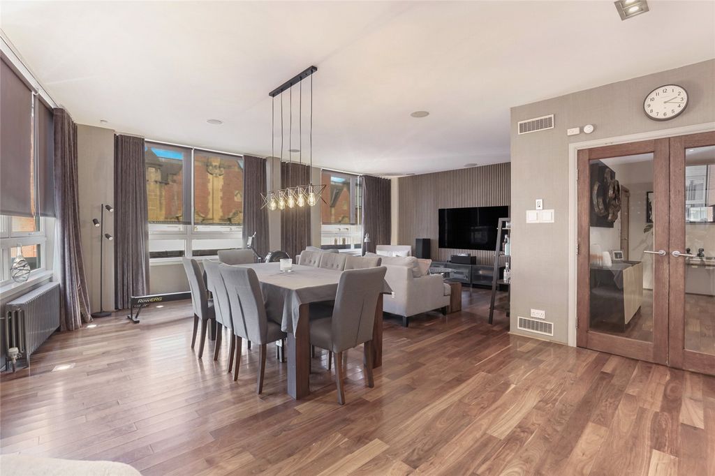 Property photo 3 of 24 Dining Area
