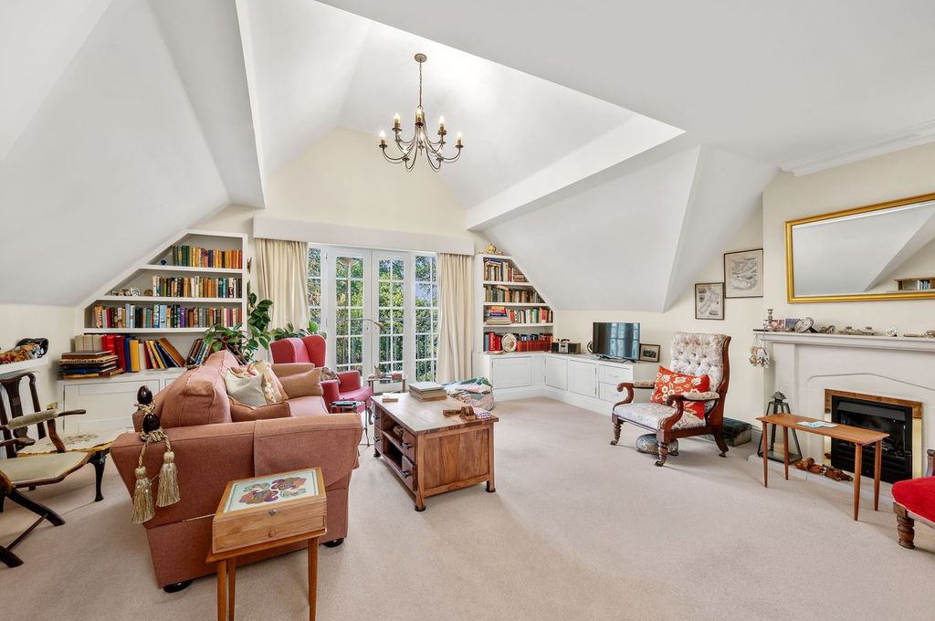 Property photo 2 of 16