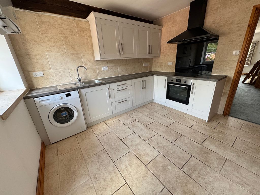 Property photo 2 of 9 2 Stoke Grange Barns
