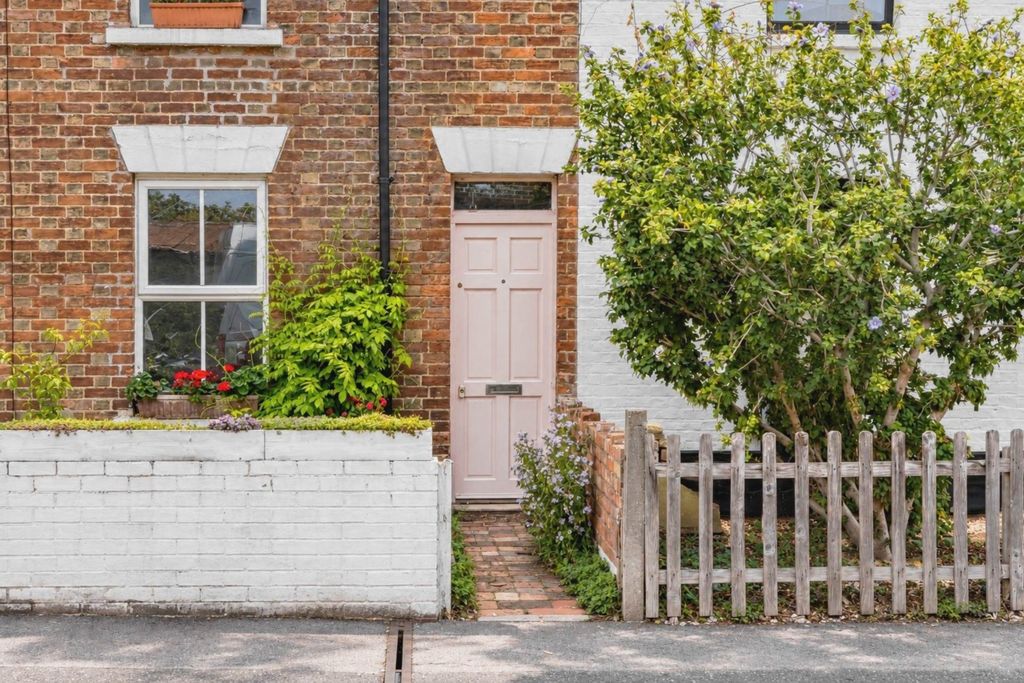 Property photo 1 of 19