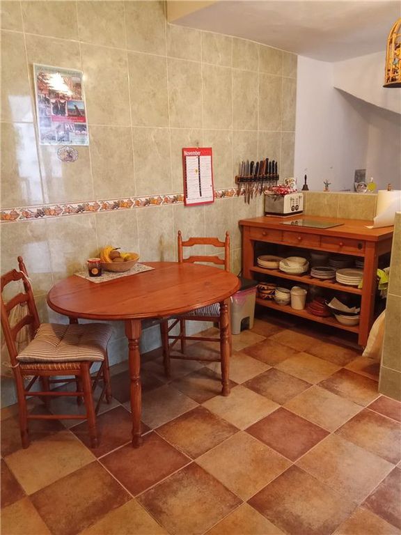 Property photo 3 of 19