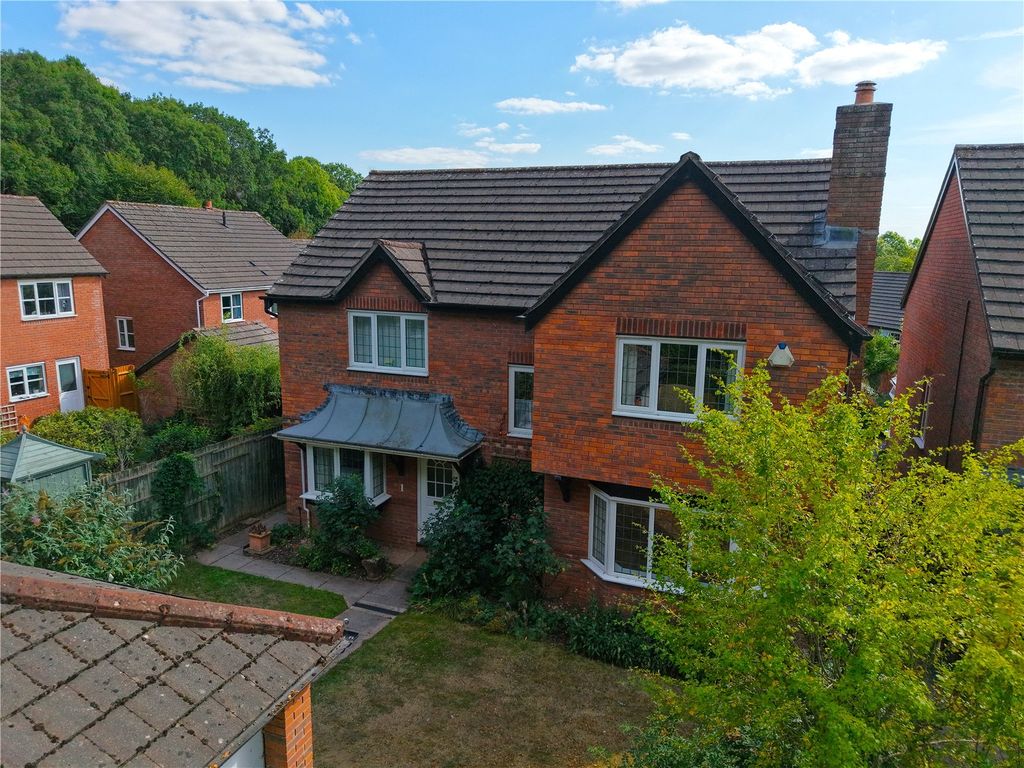 Property photo 1 of 33 Picture No. 39