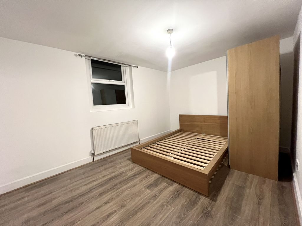 Property photo 3 of 6 Gallery