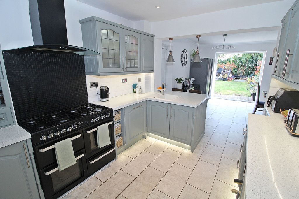 Property photo 3 of 25 5543563