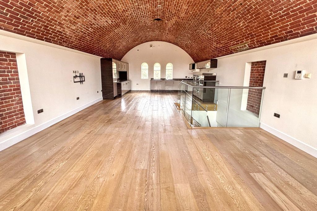 Property photo 2 of 19 Flat 6, Golden Hill Fort, Freshwater, Isle Of Wight, Po40 9Gd