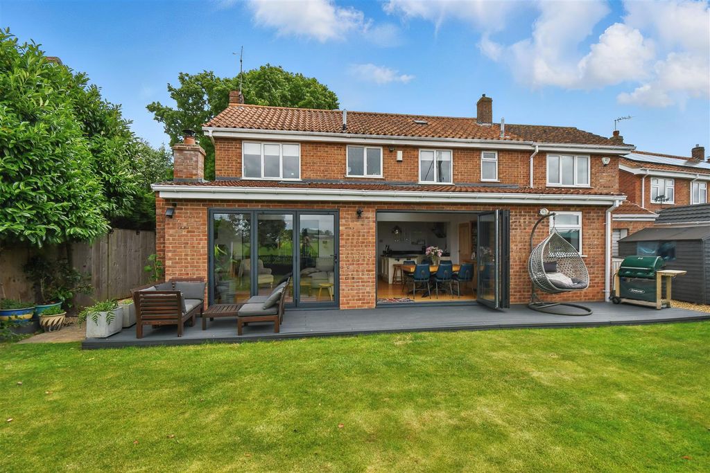 Property photo 1 of 32 Photo_063.Jpg