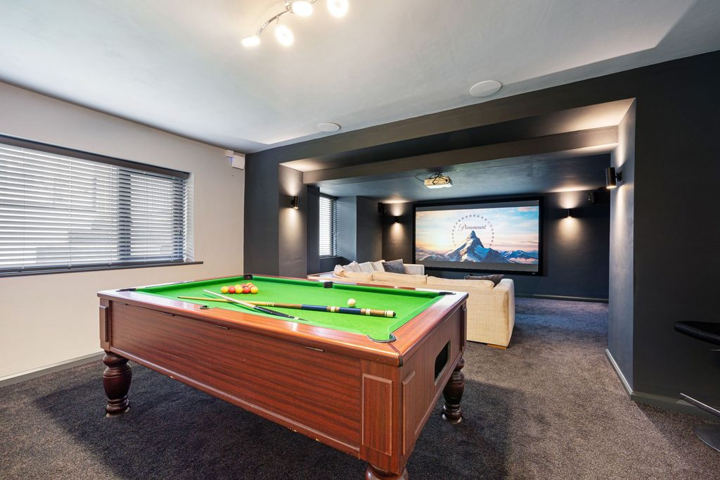 Property photo 3 of 60