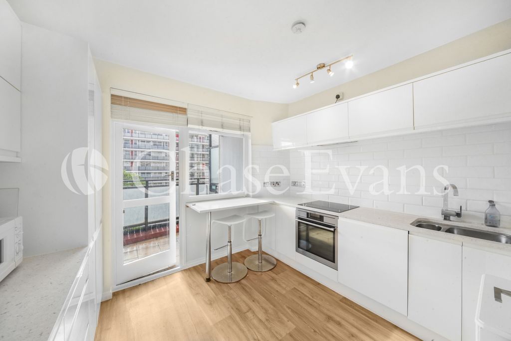 Property photo 1 of 13 Living