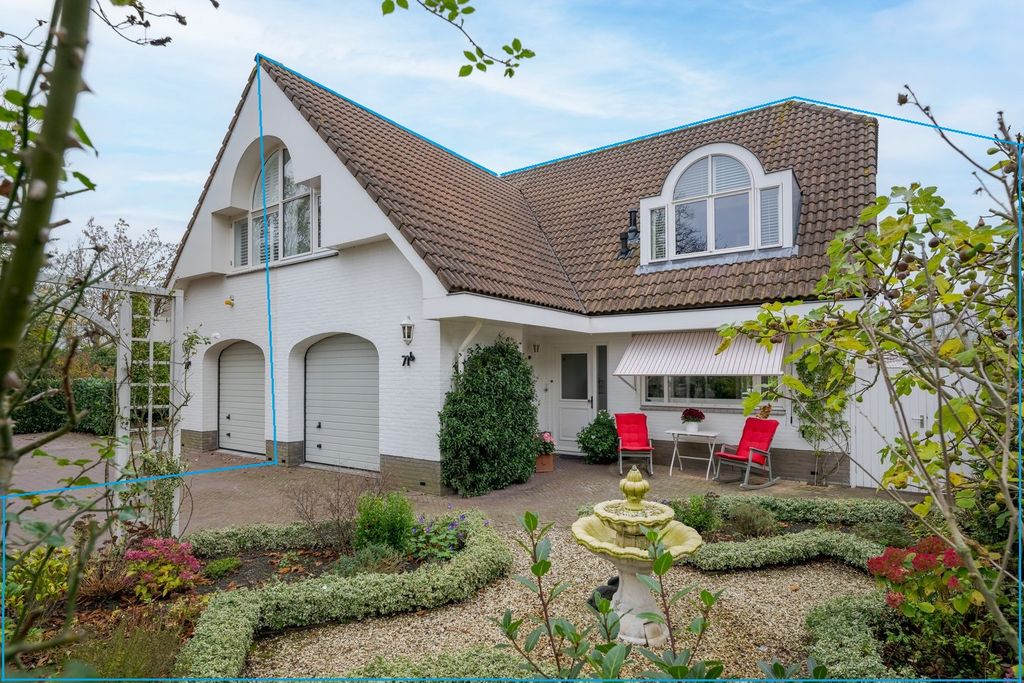 Property photo 2 of 48
