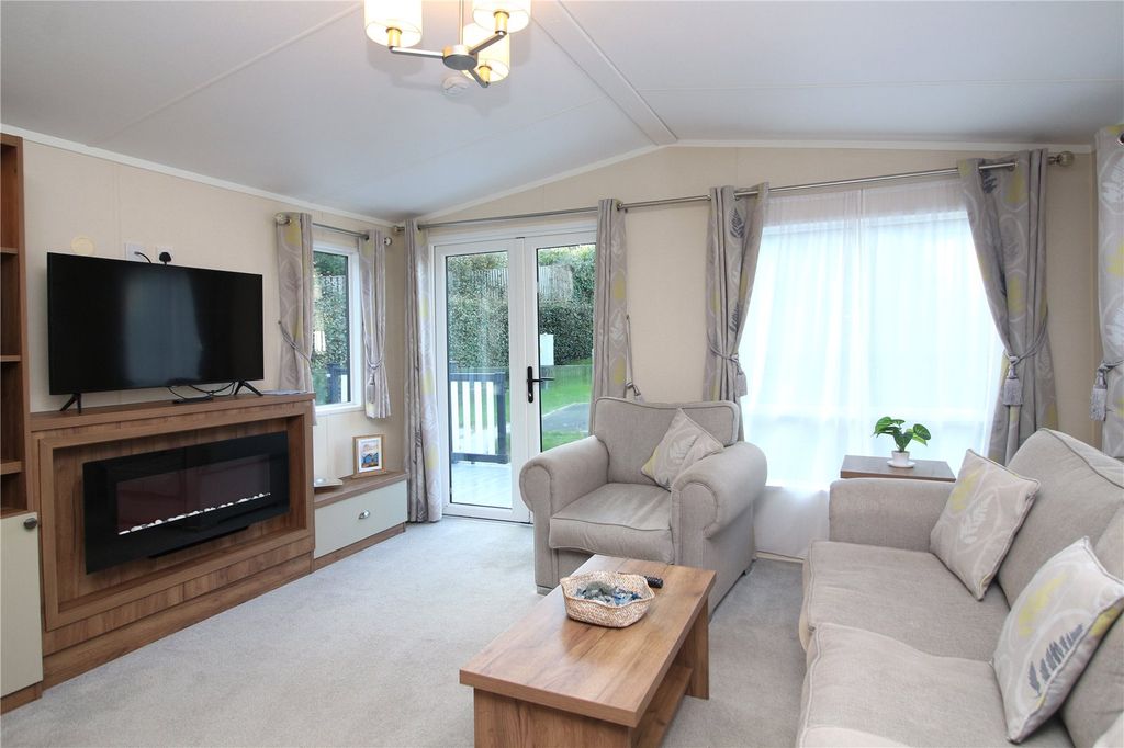 Property photo 3 of 12 Picture No. 03