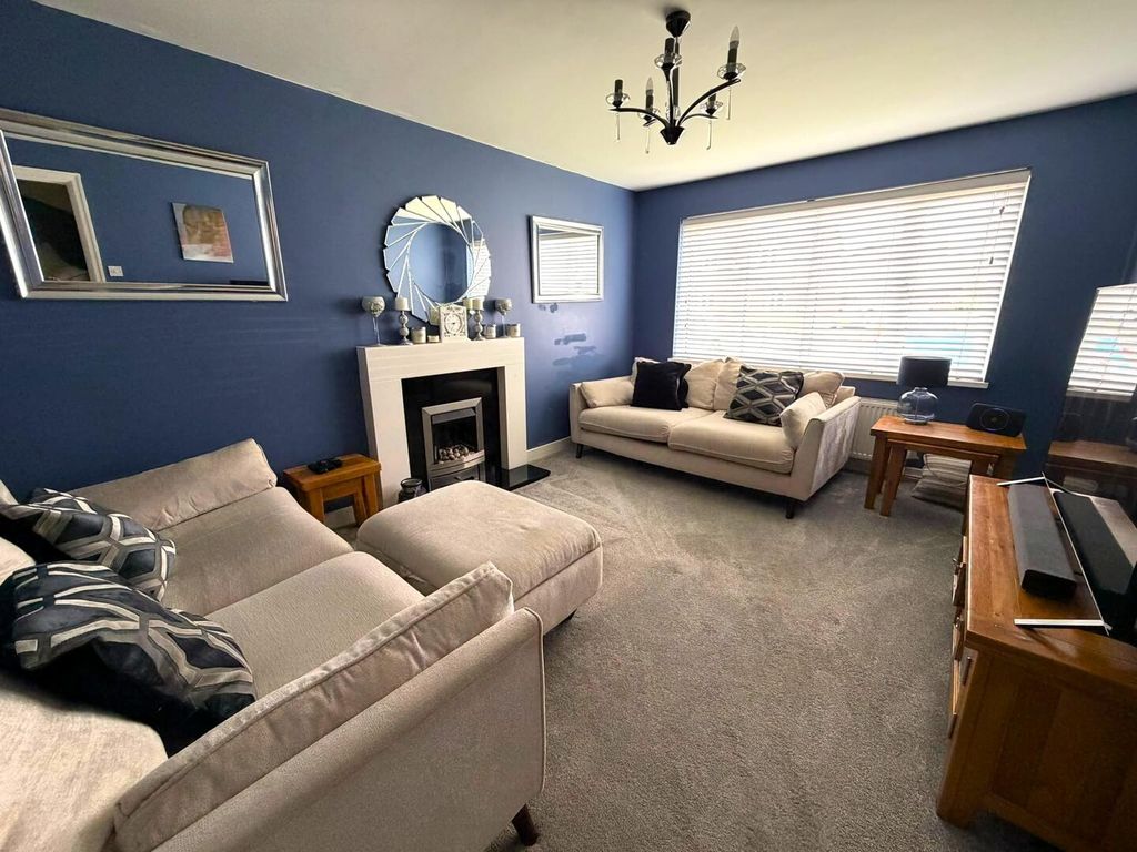 Property photo 2 of 19 Living Room