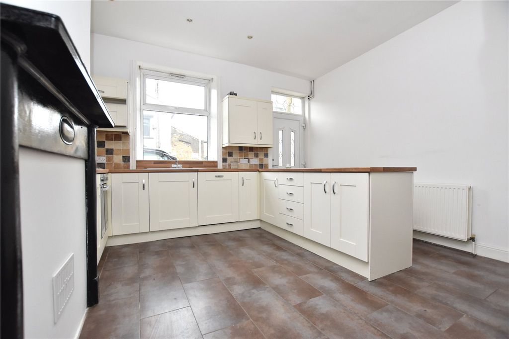 Property photo 2 of 17 Picture No. 13
