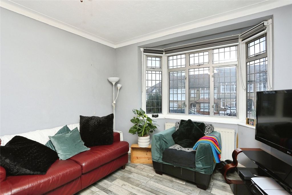 Property photo 2 of 17 Picture No. 16