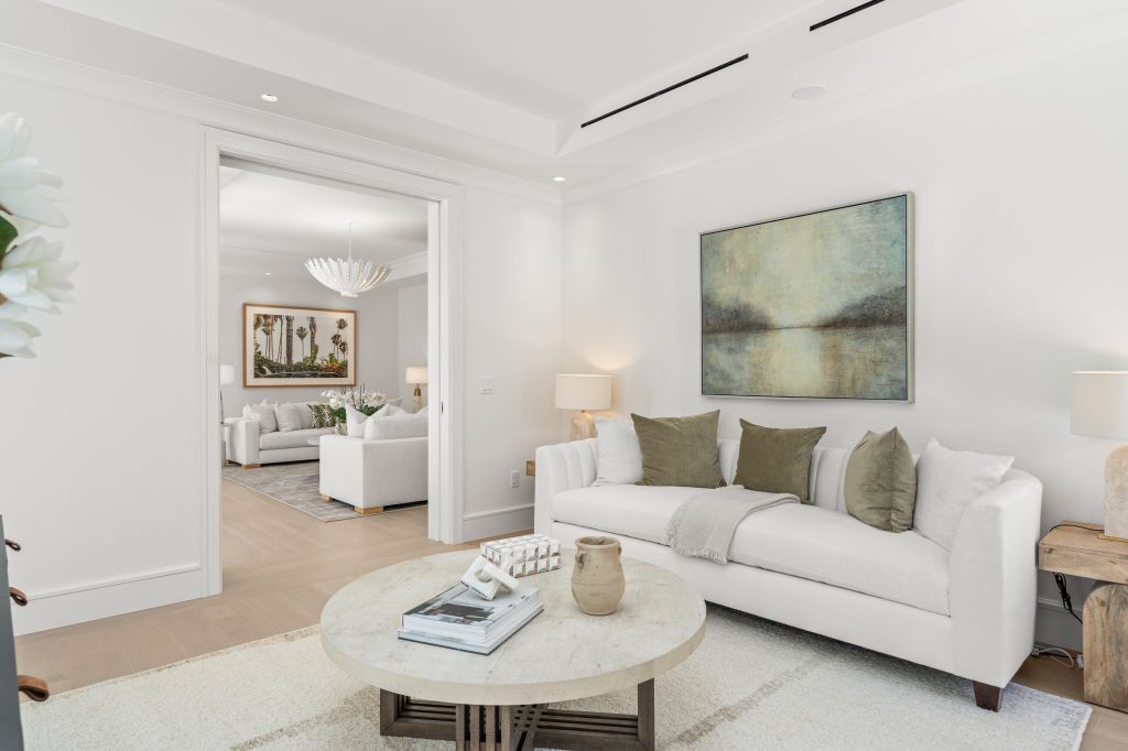 Property photo 3 of 12 <Alttext/>