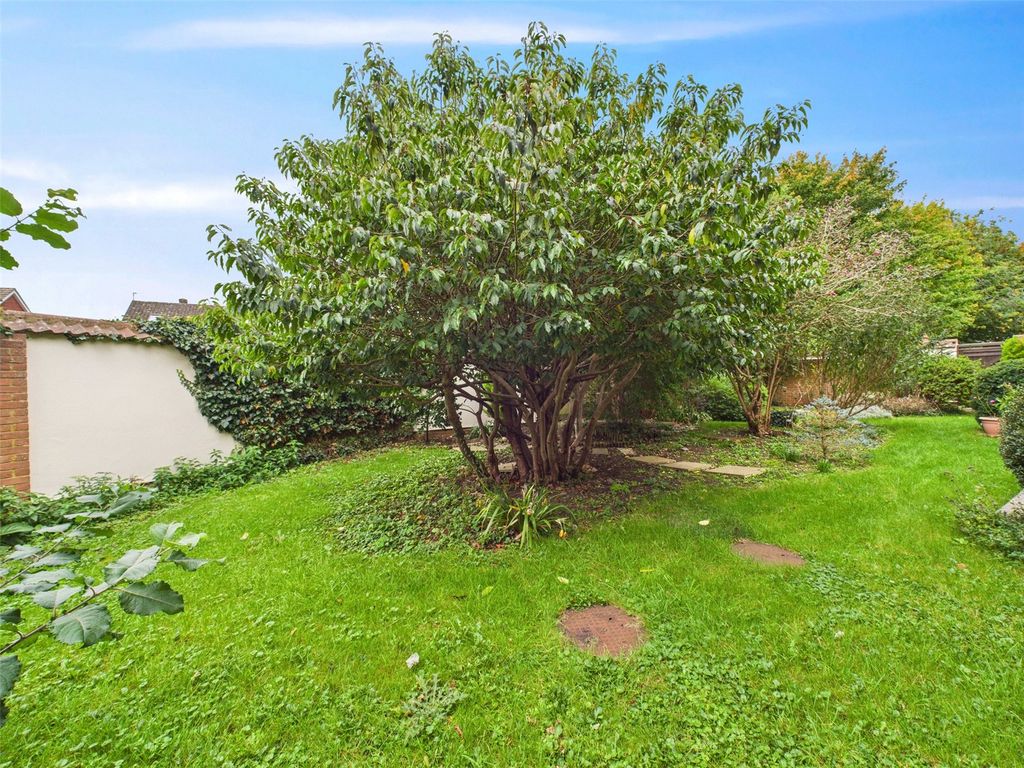 Property photo 3 of 8 Garden