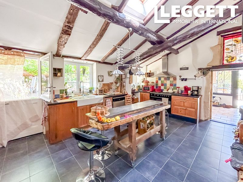 Property photo 3 of 10