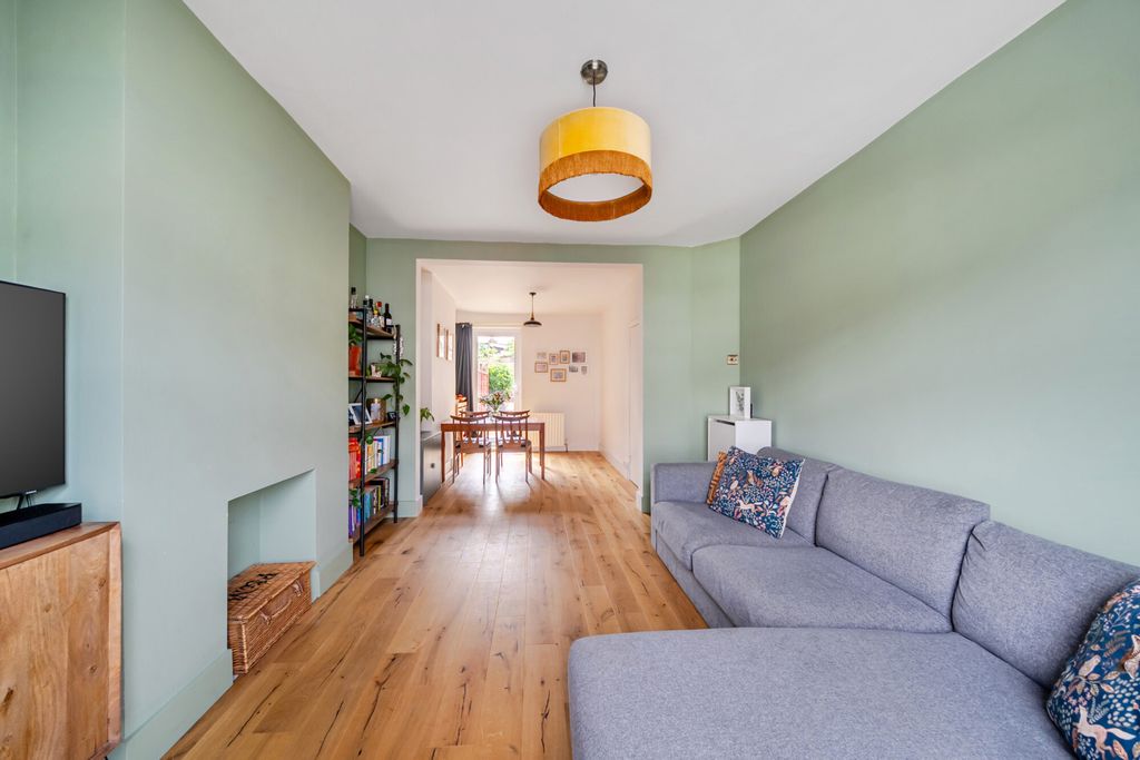 Property photo 1 of 18 1471566-10-6A3004...