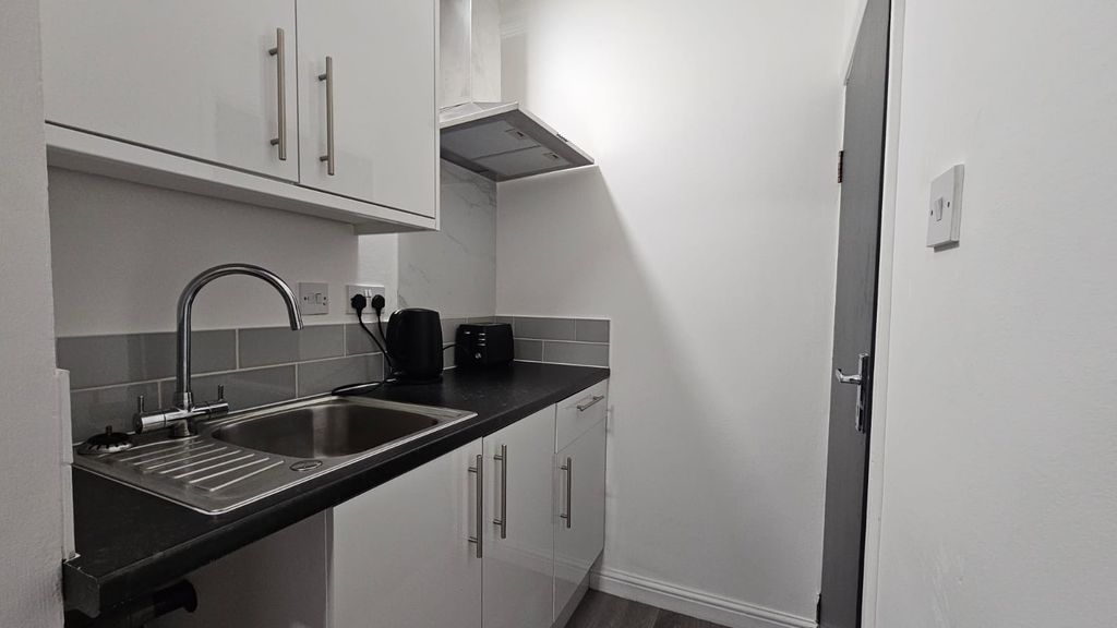 Property photo 1 of 3