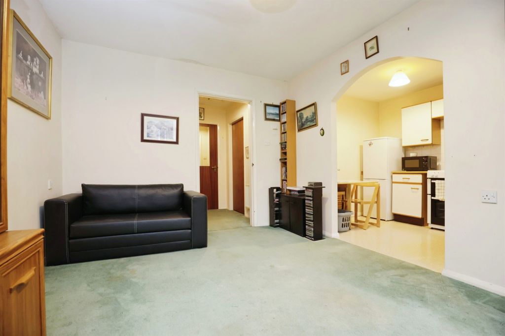 Property photo 2 of 13