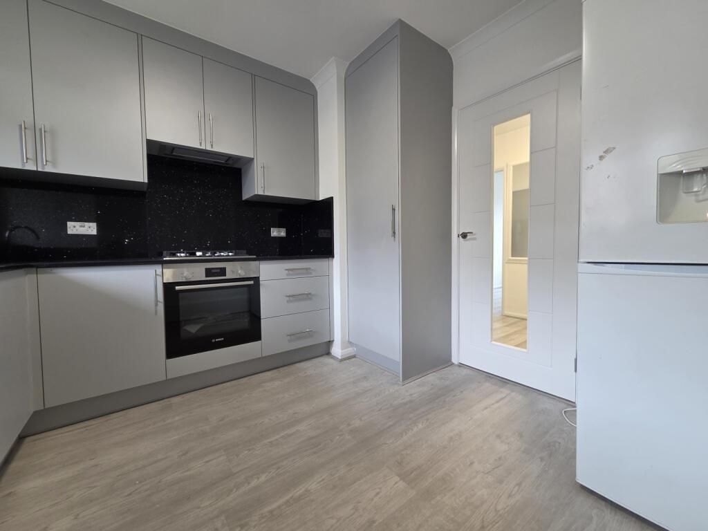 Property photo 3 of 13 Kitchen