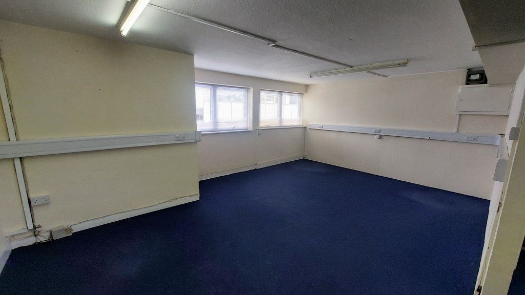 Property photo 3 of 7 Photo 27