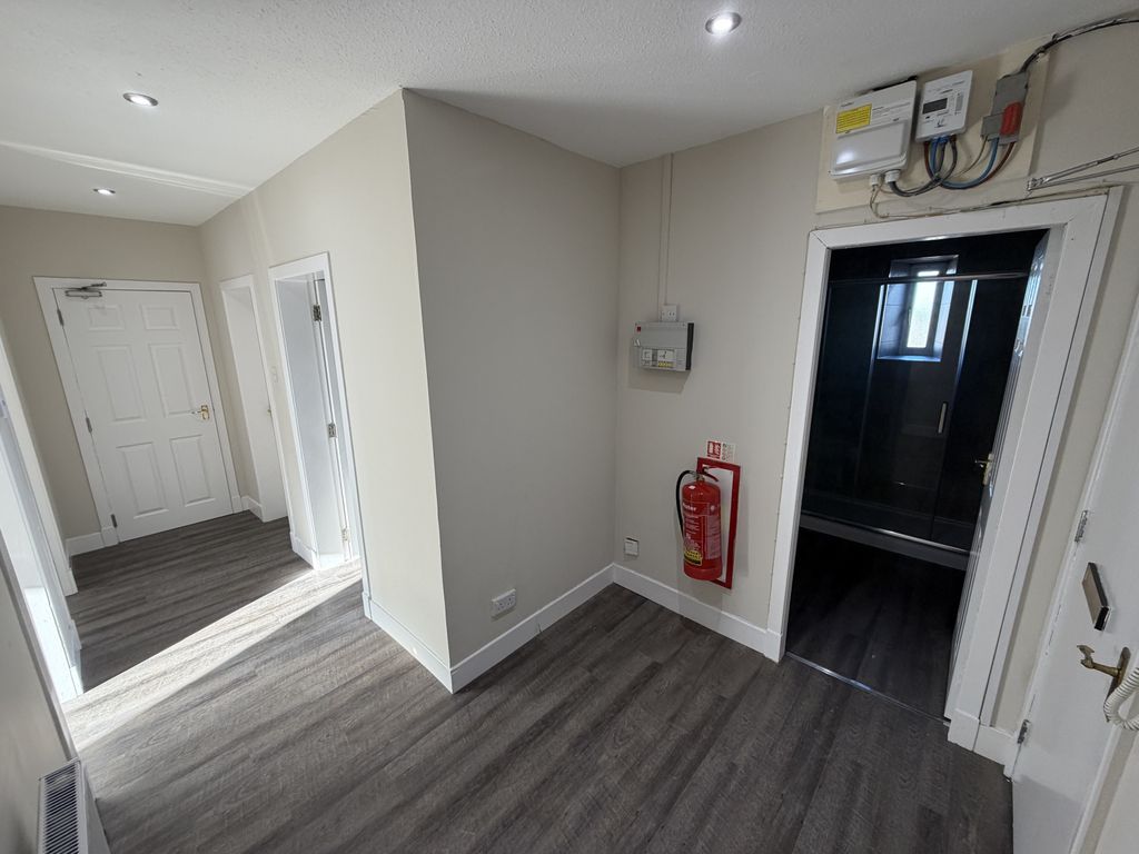 Property photo 2 of 13 Gallery