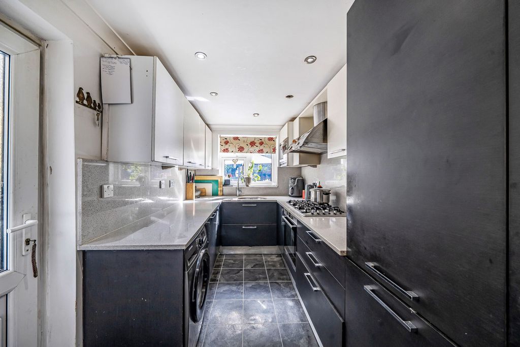 Property photo 2 of 25 1471018-13-6A228F...